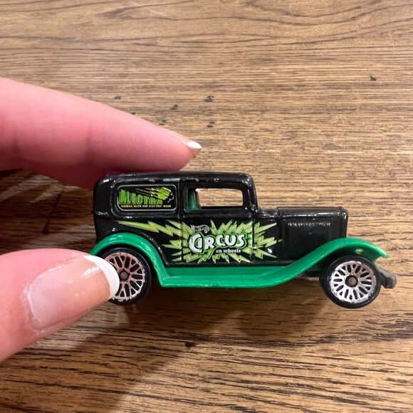 Hot Wheels 1988 Alectra Toy Car Circus On Wheels Green & Black - Picture 3 of 6